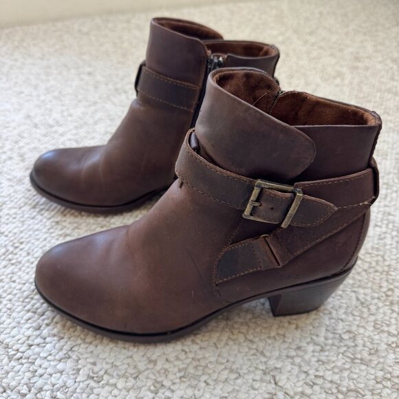 B.O.C. Womens Shea Brown Distressed Ankle Booties Shoes Size 9 - Picture 2 of 9